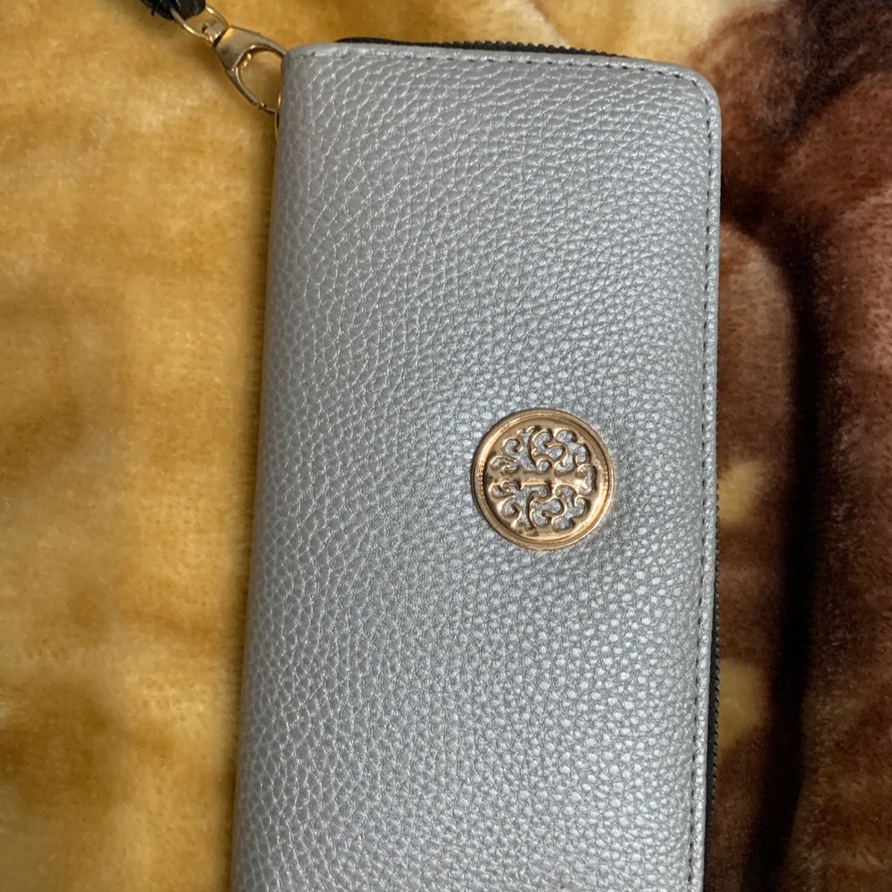 Like new wallet!